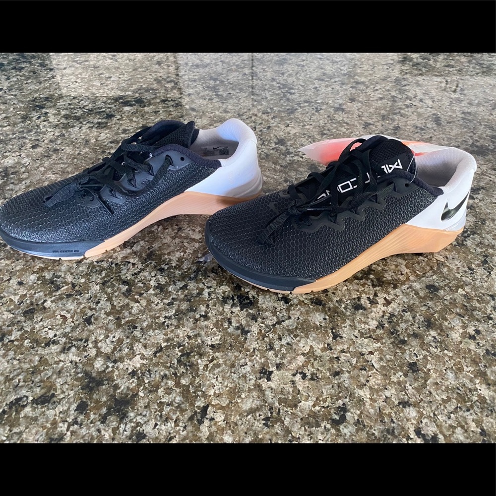 Nike Metcons - men’s 6, women’s 7.5
